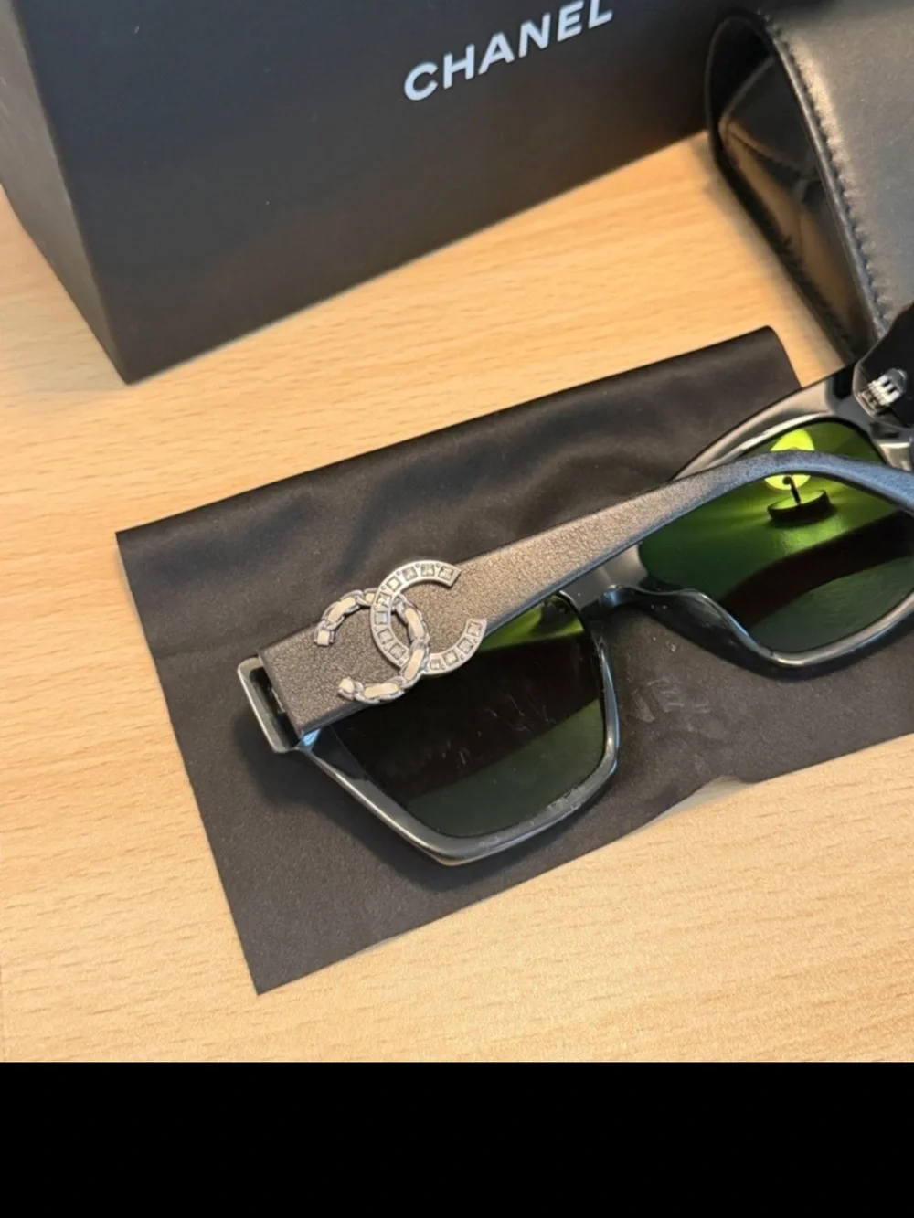 CHANEL women Black Sunglasses with Black Case